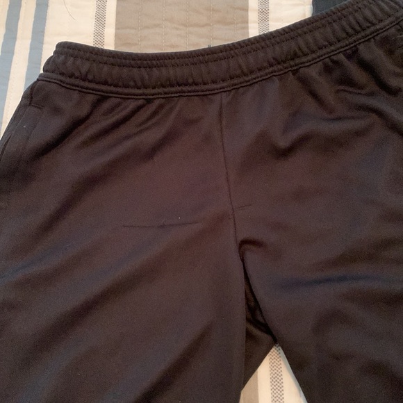 Mens M adidas sweatpants. - Picture 5 of 5